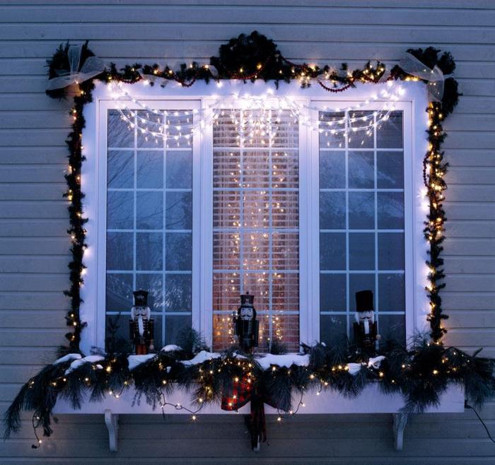 Exterior window christmas decoration ideas