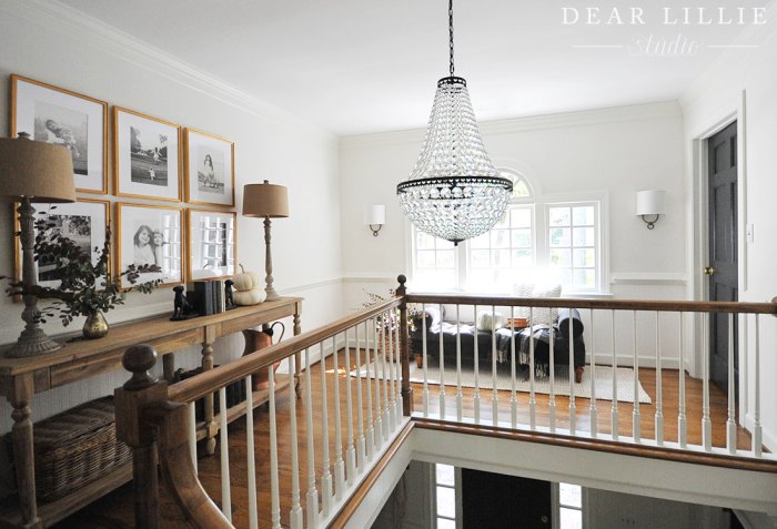 Upstairs hallway decor ideas