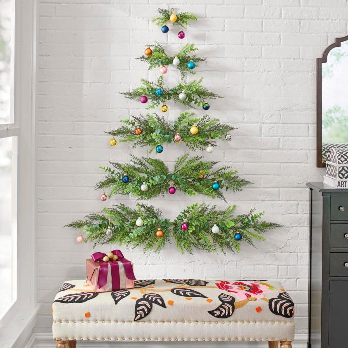 Christmas tree wall decoration